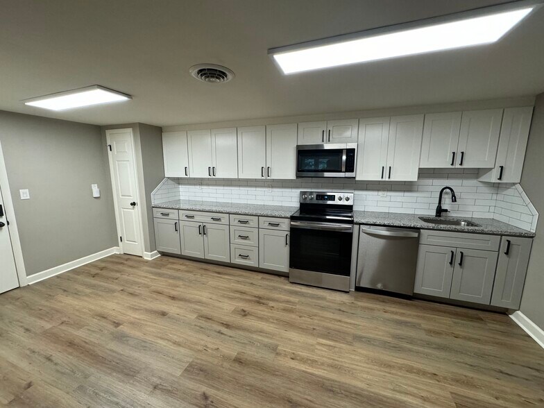 Kitchen - 4724 Hanover Pike