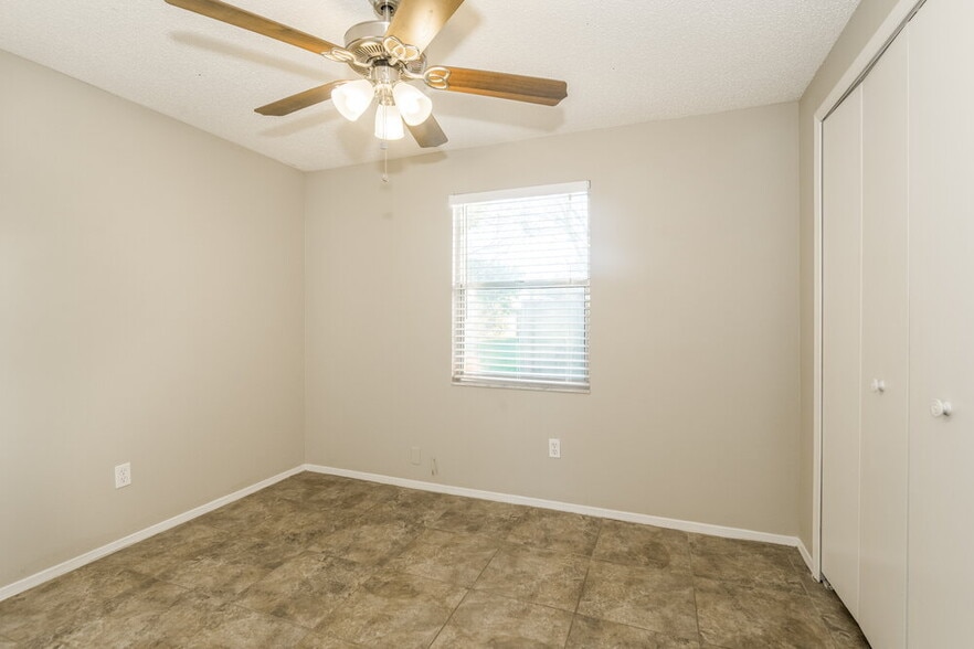 Building Photo - 8244 Yolanda Ct