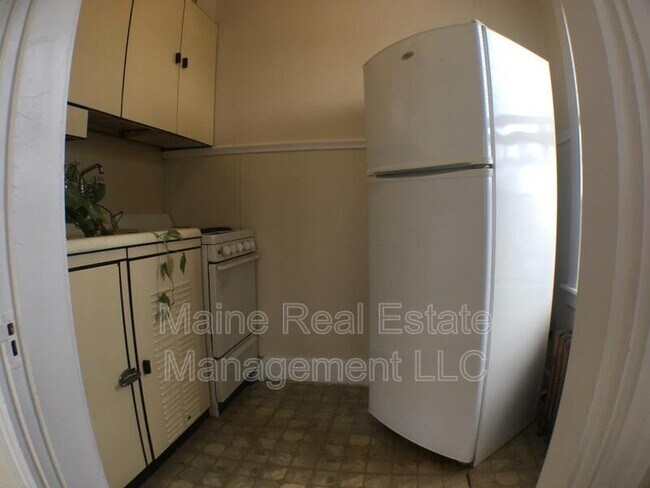 Building Photo - 9 Catell St