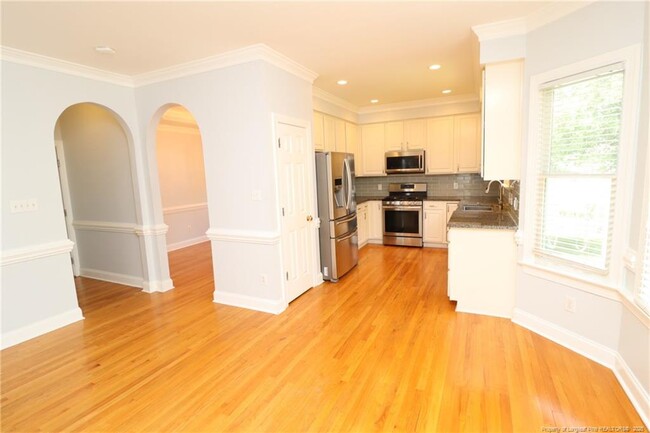 Building Photo - 203 Abbey Oak Ln