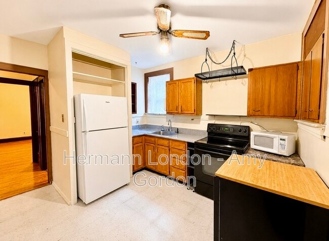 Building Photo - 5046 Winona Ave