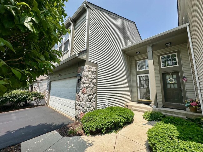 Building Photo - 3334 Bromley Ln