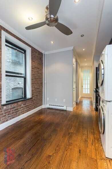 Building Photo - 72 W 108th St