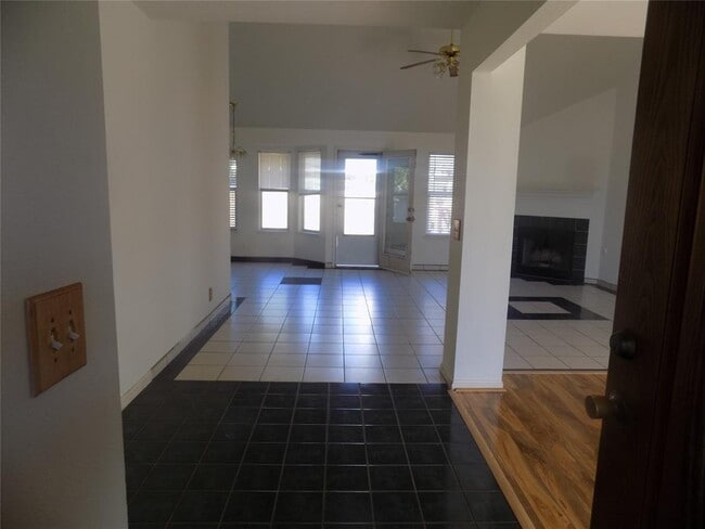 Building Photo - 209 Crystal Knoll Blvd