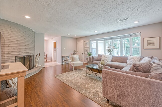 Building Photo - 13914 St Marys Ln
