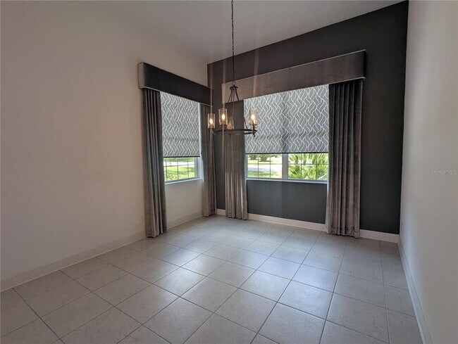 Building Photo - 760 N Hunt Club Dr