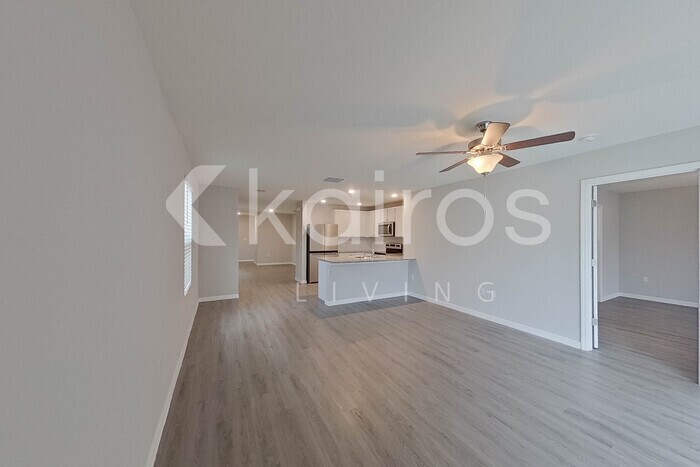 Building Photo - 8710 SW 44th Ct