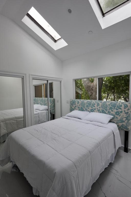 Building Photo - 11571 W Sunset Blvd