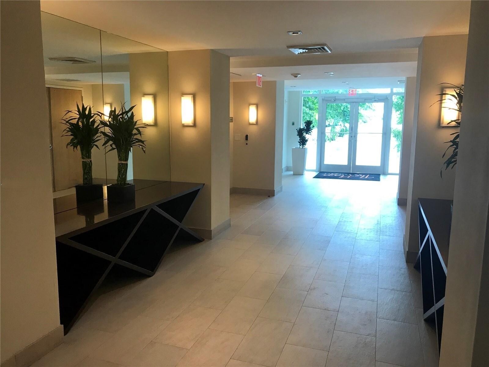 Building Photo - 951 Brickell Ave