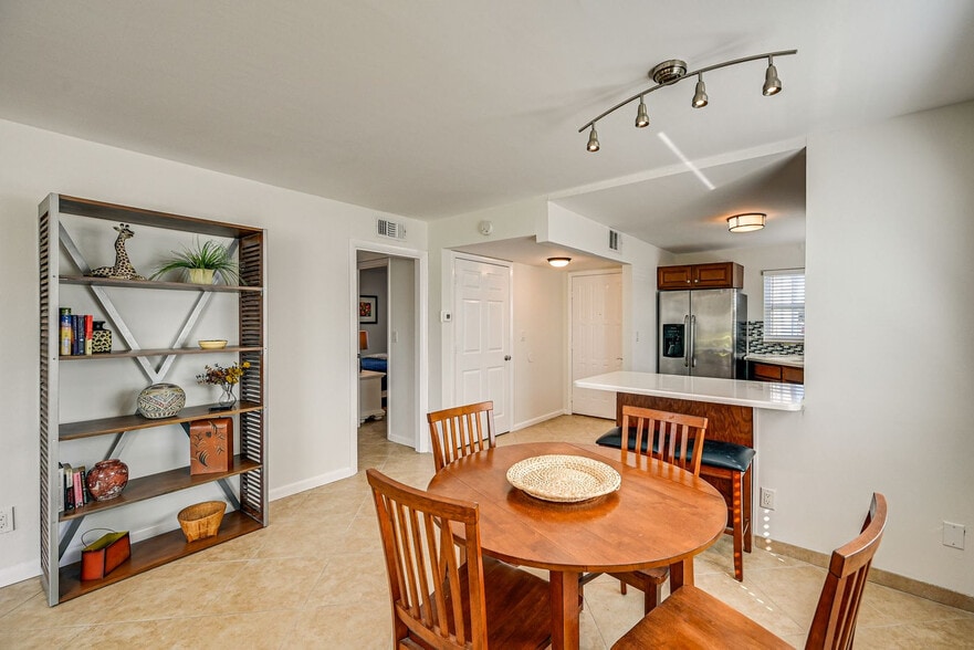 Building Photo - 190 Pebble Beach Blvd
