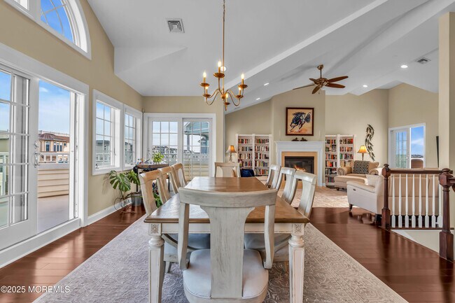 Building Photo - 2 Tradewinds Ln