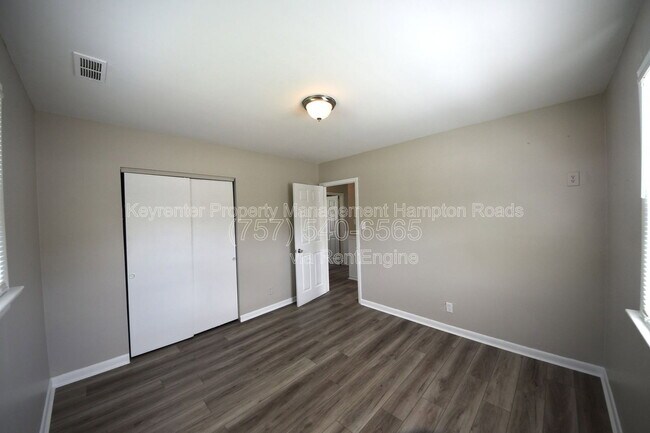 Building Photo - 213 Bassett Ave