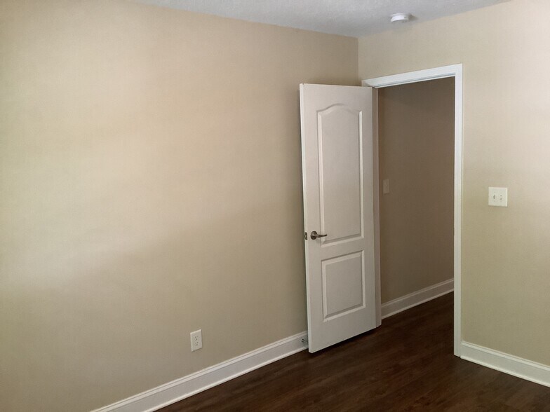 Building Photo - 7194 Caley Ln