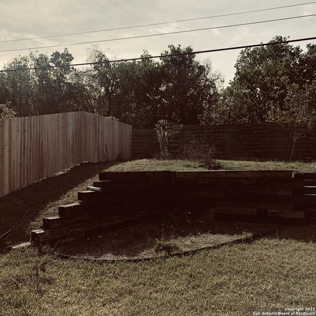 Building Photo - 8514 Coppermine-