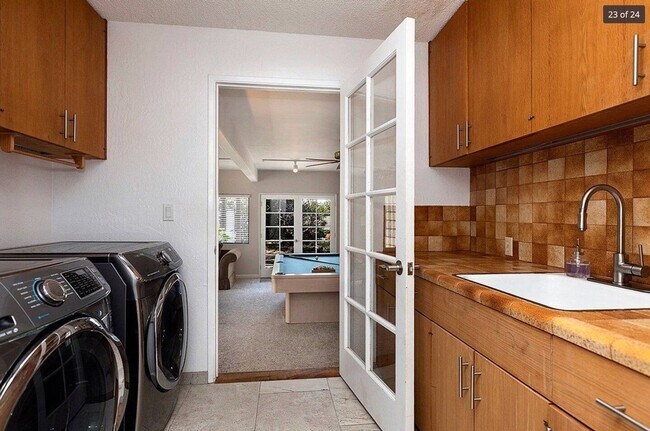 Building Photo - One of a Kind! Furnished 3+ Bedroom 3 Bath...