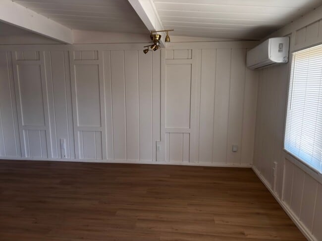 Building Photo - Beautiful 2 bedrooms duplex in Imperial Beach