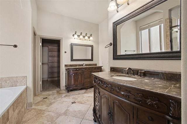 Building Photo - 588 Deverson Dr