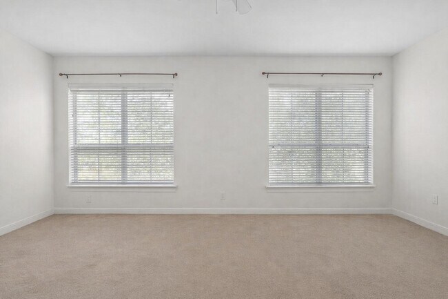 Building Photo - 986 Airport Rd