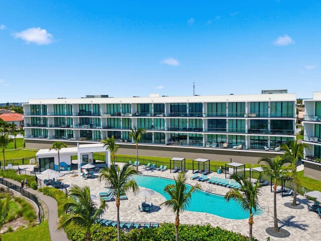 Building Photo - 225 Strand Dr