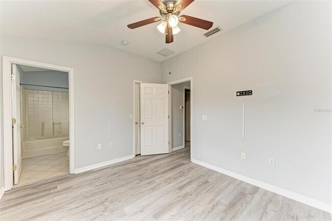 Building Photo - 6218 Flagfish Ct