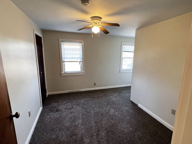 Building Photo - 302 E Howard St