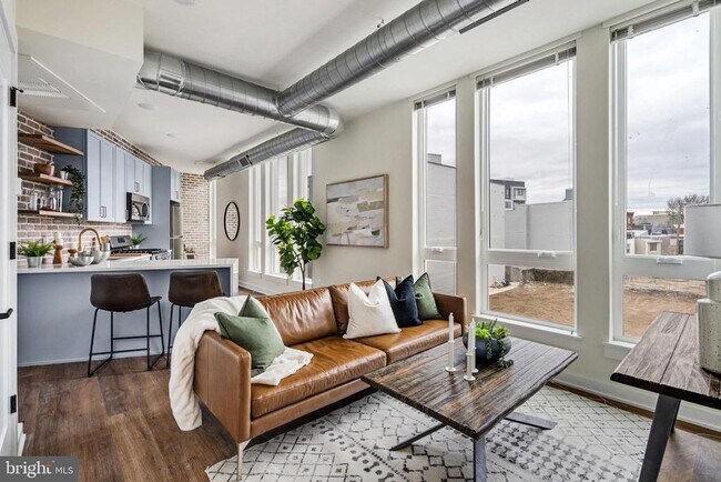 Primary Photo - 2401 Frankford Ave