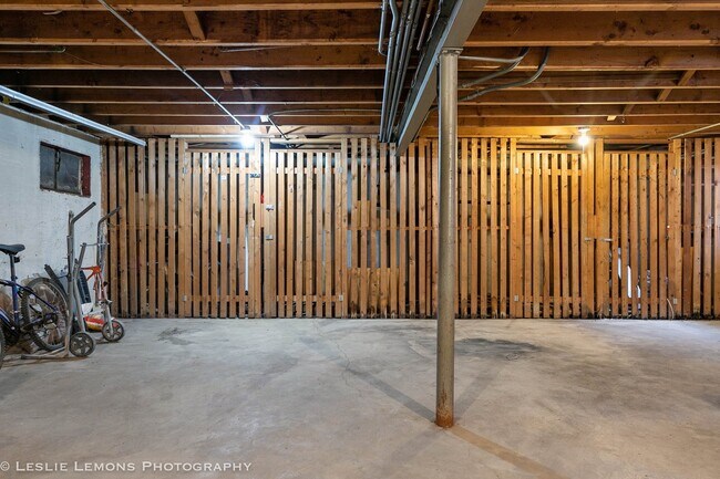 Building Photo - 7653 Roberts Rd