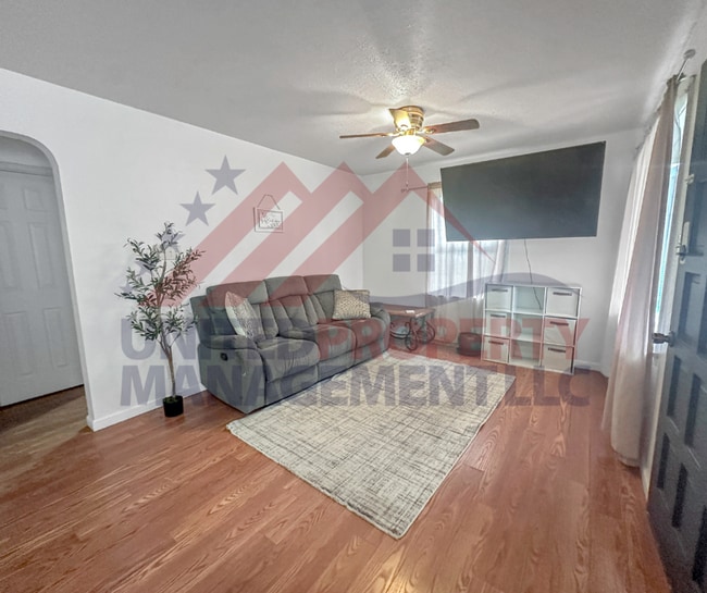 Building Photo - Fully Furnished 4 bedroom 3 bathroom home
