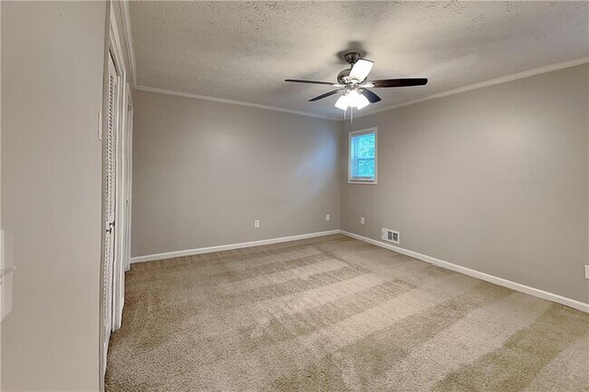 Building Photo - 2426 Emberwood Ct
