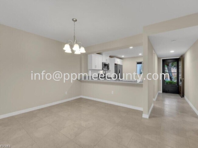 Building Photo - Completely renovated first floor 2 bedroom 2 bath condo in the wonderful community of Partridge Plac