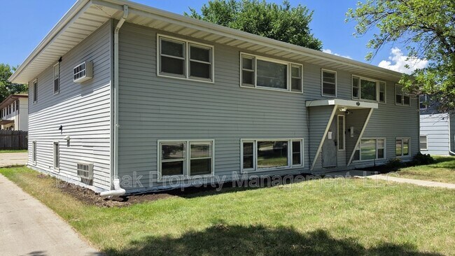 Building Photo - 2814 8th St N