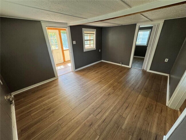 Building Photo - 606 Thornton Ave