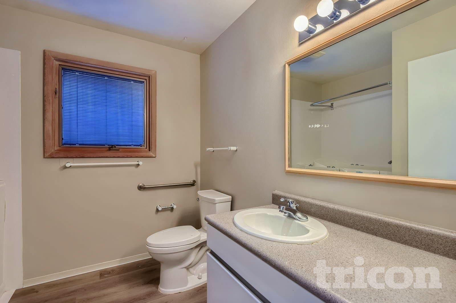 Building Photo - 7681 E Easter Pl