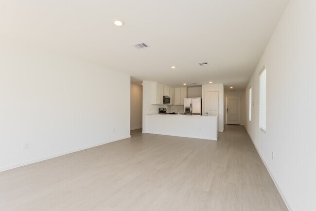 Building Photo - 613 Craven St