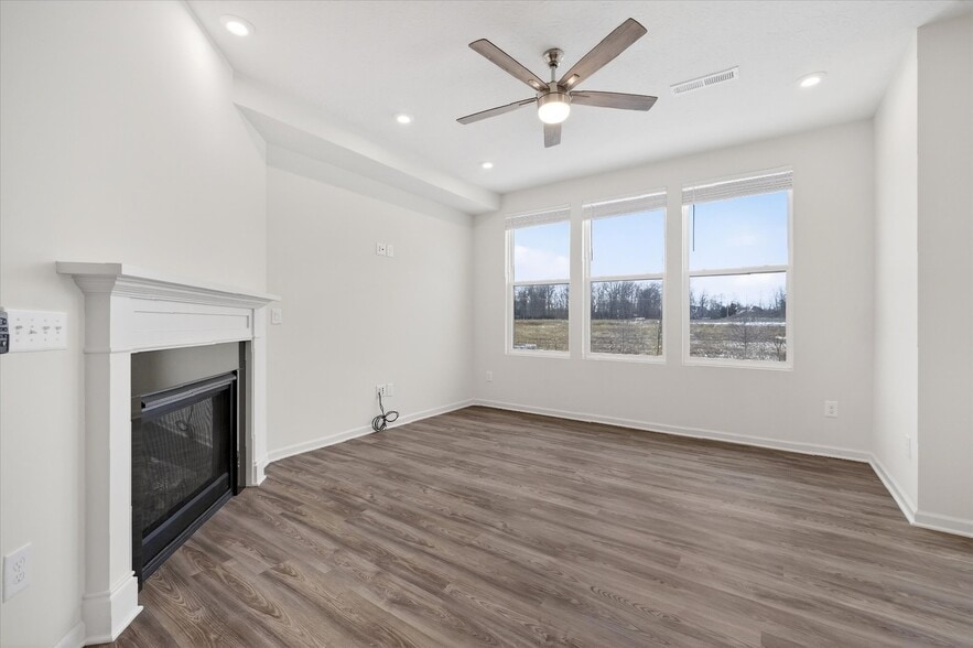 Building Photo - 10942 Haflinger Dr