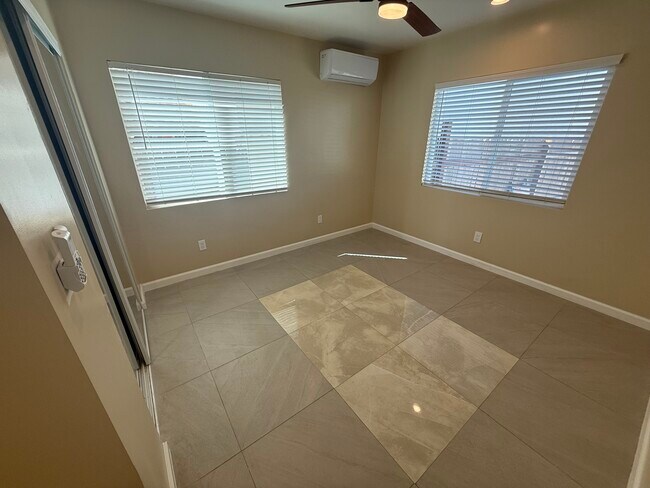 Building Photo - 4858 Palm Ave