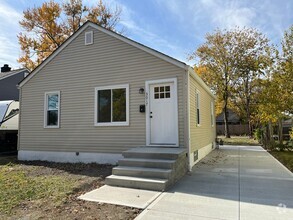 Building Photo - **COMPLETELY REMODELED 2-BEDROOM HOUSE IN ...