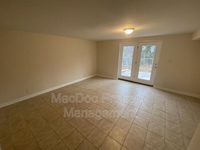 Building Photo - 24 Bentley Ct