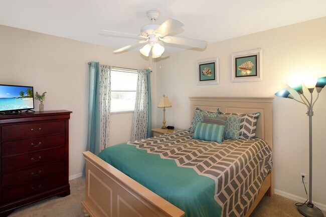 Building Photo - South Venice Annual Home For Rent