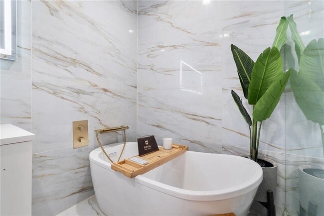 Building Photo - 4200 Roswell Rd NE