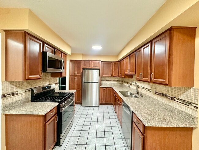 Building Photo - 1234 Churchill Ct