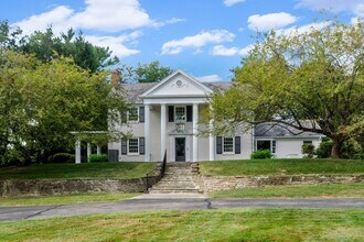 Building Photo - Elegant Fox Chapel 4-Bedroom, 3.5-Bath Home