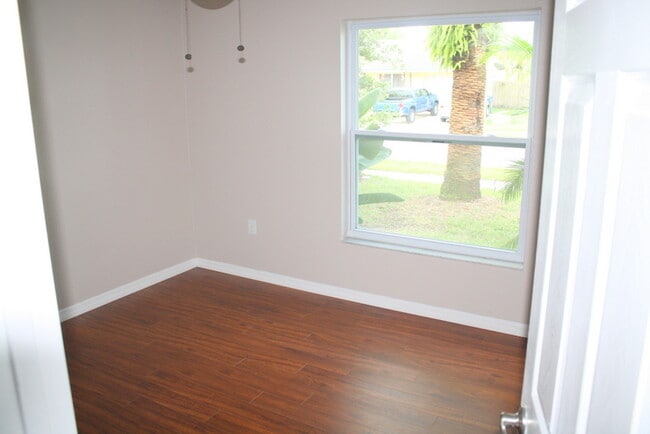 Building Photo - Beautifully Updated 2 bed 2 bath in  Seven Springs