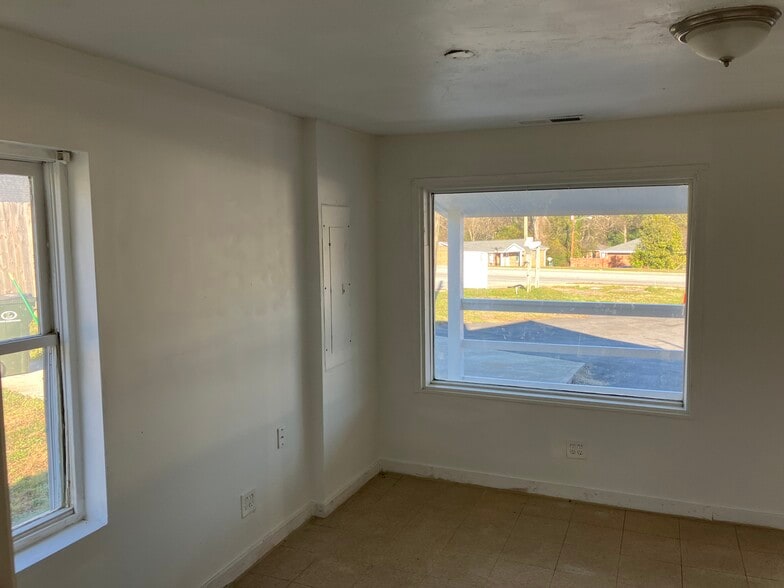 Building Photo - 6152 Jackson Hwy SW