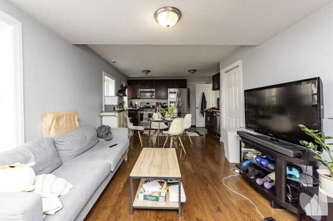 Primary Photo - 2 bedroom in Chicago IL 60647