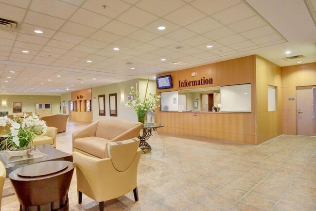 Building Photo - 55 Fanshaw B