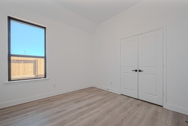 Building Photo - 2315 Red Chip Ln