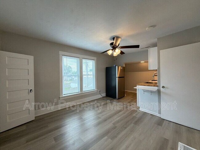 Building Photo - 136 N 27th St