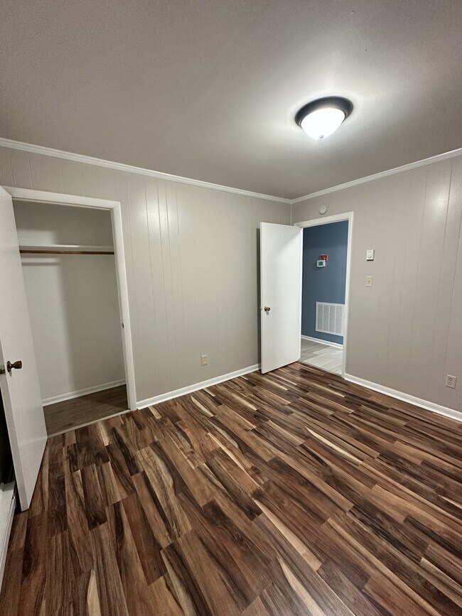 Building Photo - 3675 E Ridge Rd