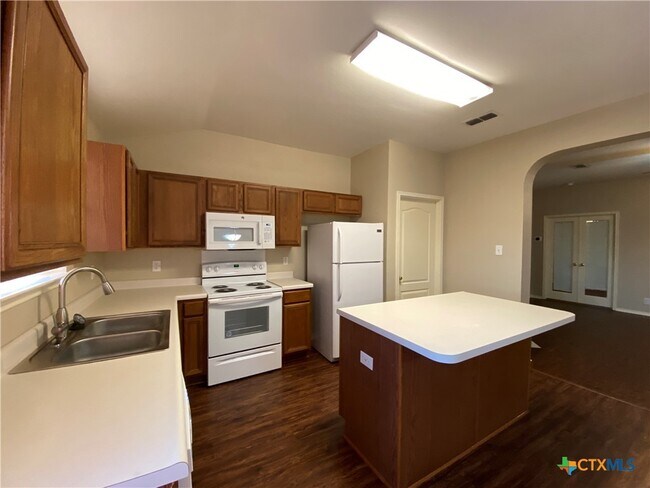 Building Photo - 2614 Dove Crossing Dr